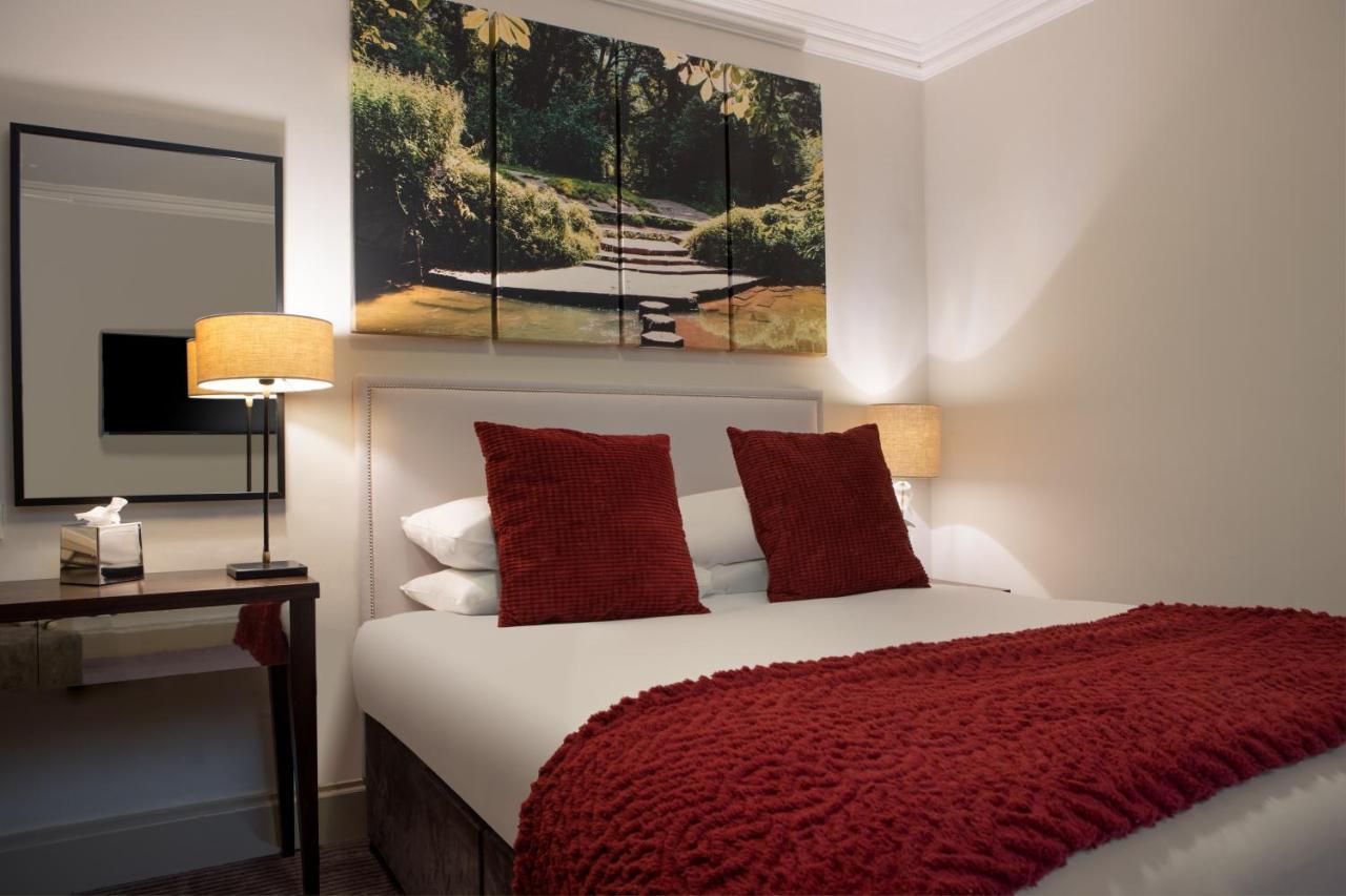 Sunday Box Hill Burford Bridge Hotel Dorking Exterior foto